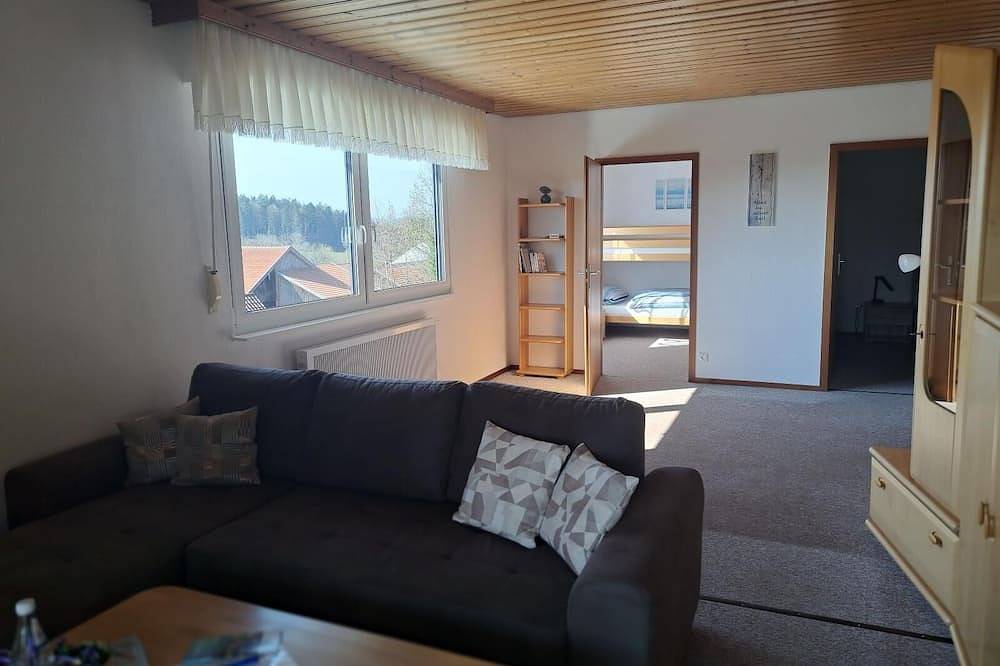 Ganze Wohnung, Gemütliche Ferienwohnung in ruhiger Lage mit Terrasse und herrlicher Aussicht in Eppenschlag, Ostbayern