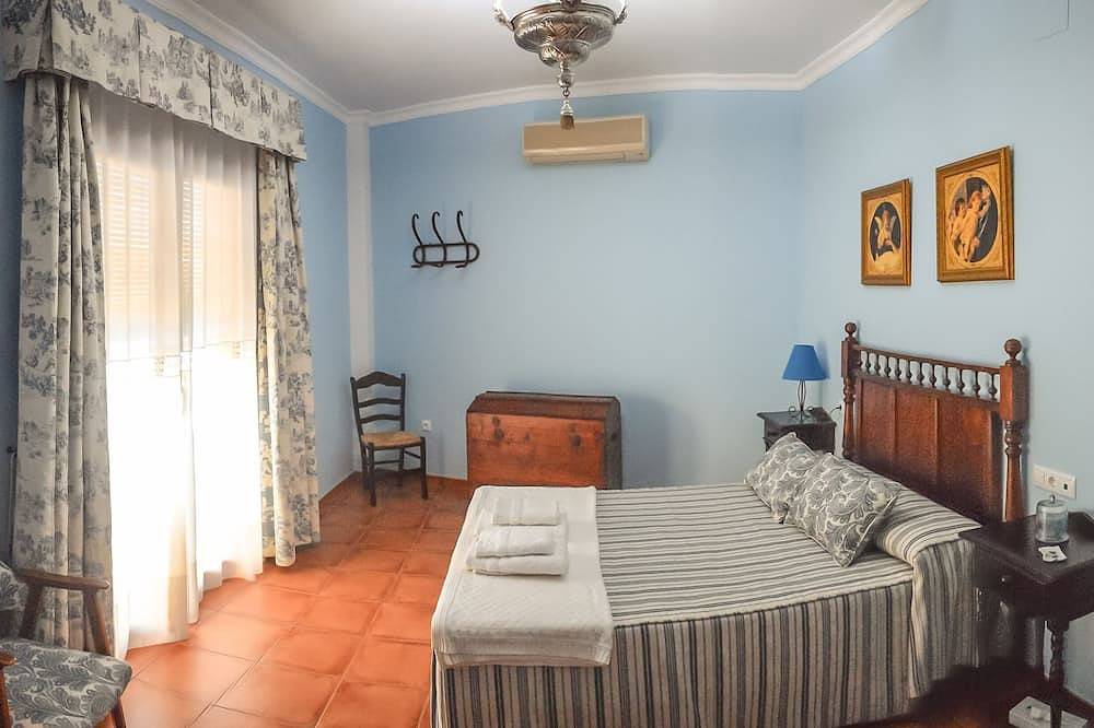 Andalusian village family house in Peñaflor, Sevilla Province