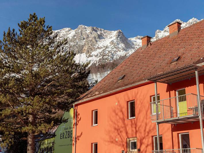 Ganze Wohnung, Gemütliche Wohnung mit Balkon (ohne Kaution) in Eisenerz, Östliche Obersteiermark