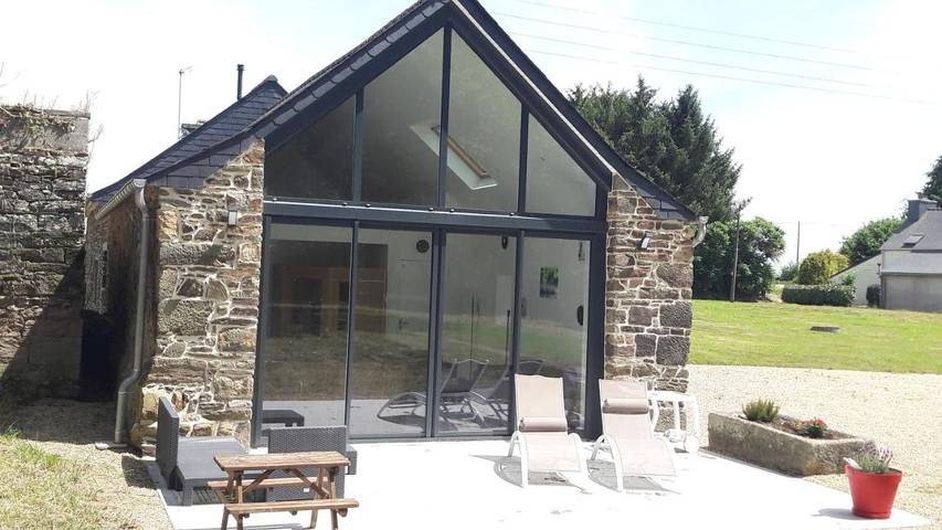 Location de vacances pour 6 personnes, avec jardin ainsi que sauna et jacuzzi à Poullaouen - 2
