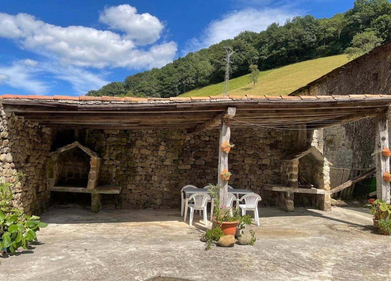Apartamento entero, Three-Bedroom Apartment in Vega de Pas, Cordillera Cantábrica