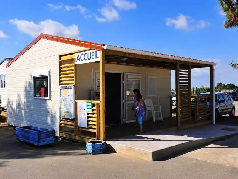 Mobil Home Aqua 3 Pièces 4/6 Personnes Terrasse Semi-Couverte in L'Aiguillon-la-Presqu'île, Vendée