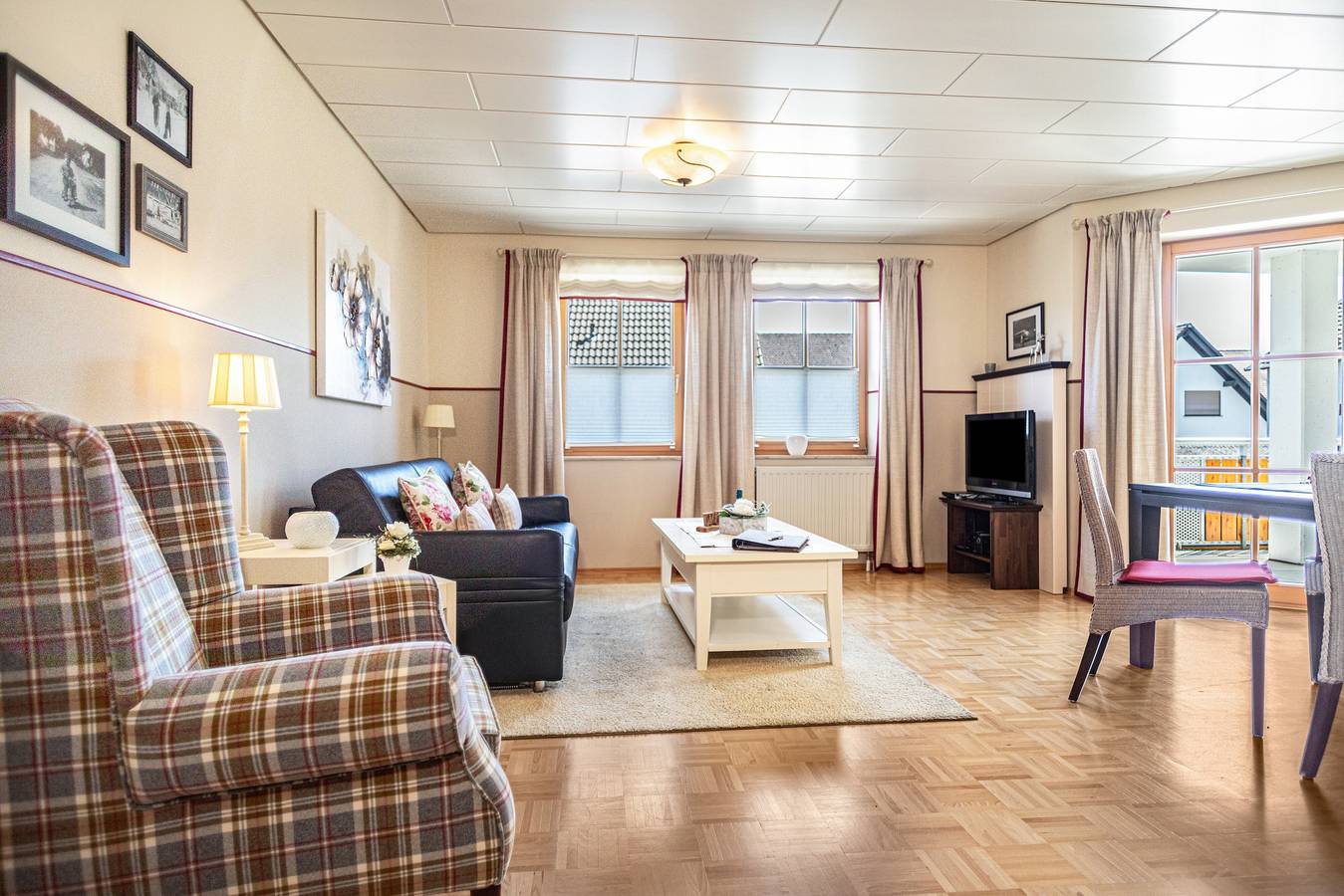 Entire apartment, Cosy Vacation Apartment 3 on "Trostelhof" with Balcony in Neufrach, Salem