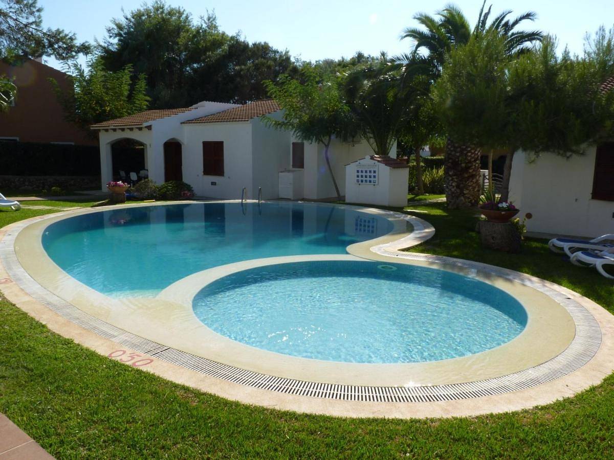 Apartamento inteiro, Sagitario Vista Playa Ii Apartamentos in Cala Blanca, Ciutadella de Menorca