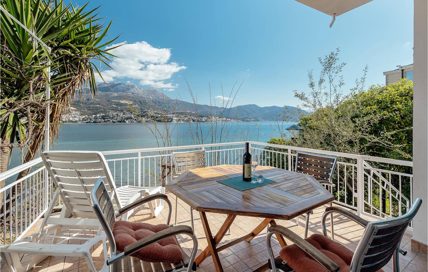 Ferienhaus für 6 Personen mit Terrasse in Sutorina, Montenegro