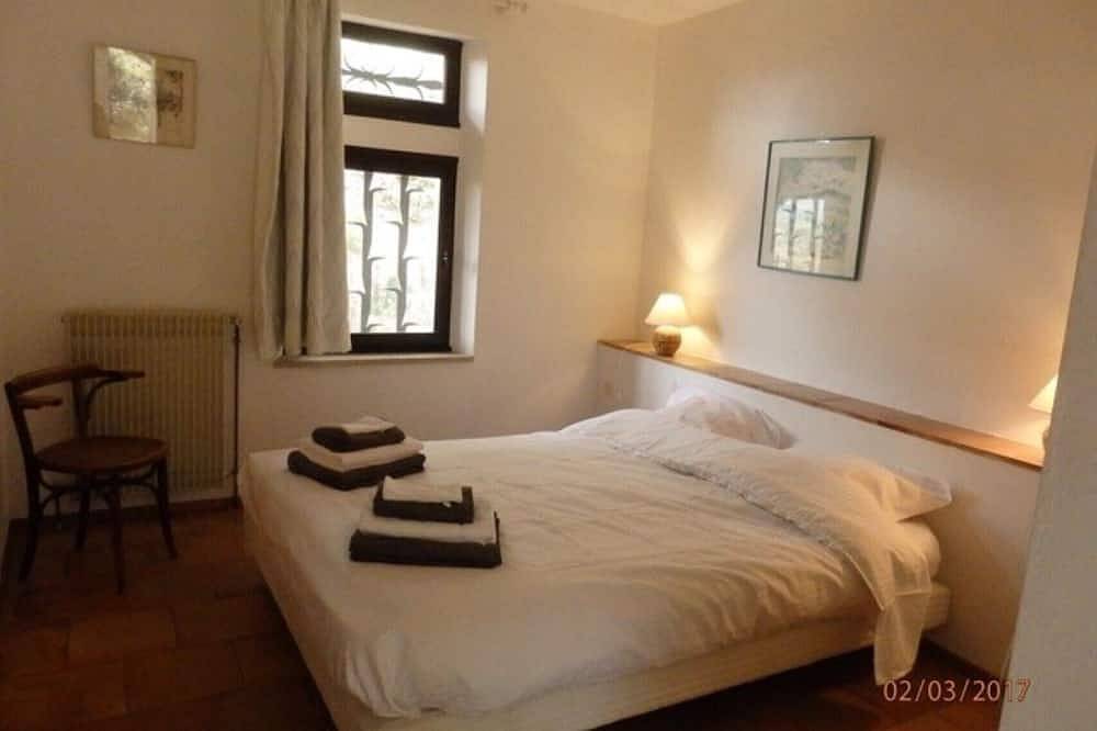 Villa met panoramisch uitzicht en groot zwembad in Saint-Siffret, Nimes en omgeving