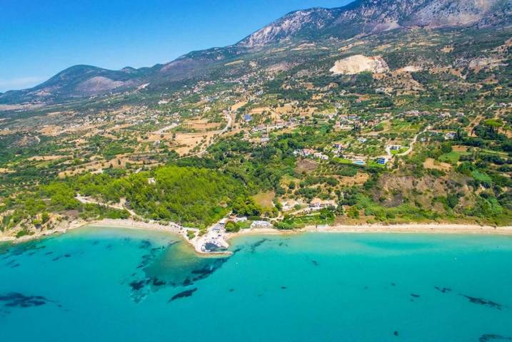 Διαμερίσματα διακοπών για 4 άτομα, με ταράτσα και πισίνα στον Καραβάδο