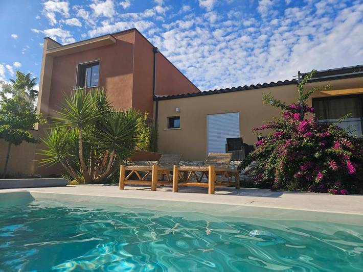 Chalet para 6 personas, con terraza y piscina - 1