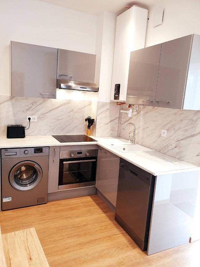 Gîte pour 4 personnes, avec balcon dans Office De Tourisme De Millau - 2