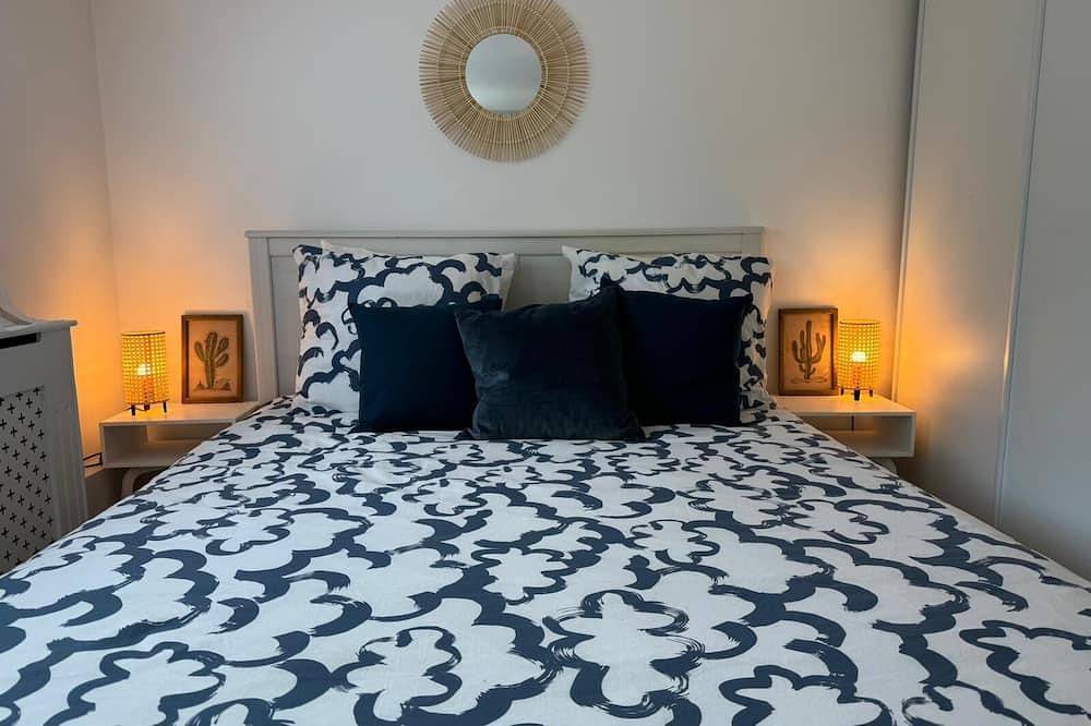 Entire apartment, Maison Confortable Avec Jardin à 15 min de Paris et 20 min de Disney in Chelles, Seine-et-Marne