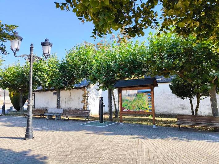 Casa rural para 10 personas, con vistas además de piscina y jardín, Familias con niños en El Bierzo - 2