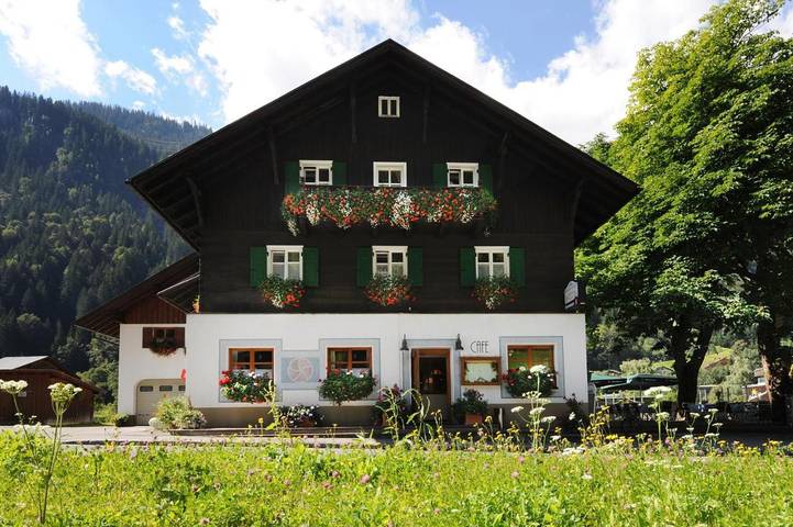 Gîte pour 2 personnes, avec jardin ainsi que vue et sauna, adapté aux familles dans Partenen - 2