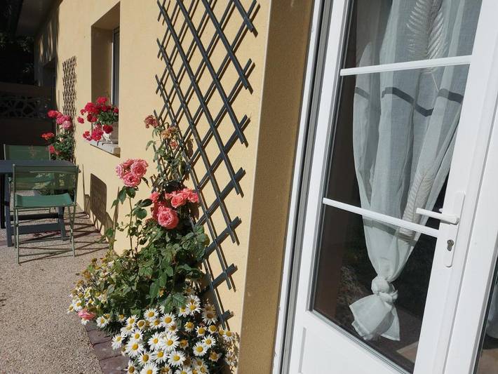 Location de vacances pour 2 personnes, avec Jardin et Vue à Favières - 4