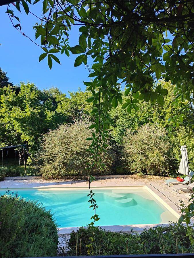 Location de vacances pour 4 personnes, avec piscine ainsi que jardin et vue, animaux acceptés à Blauzac - 3
