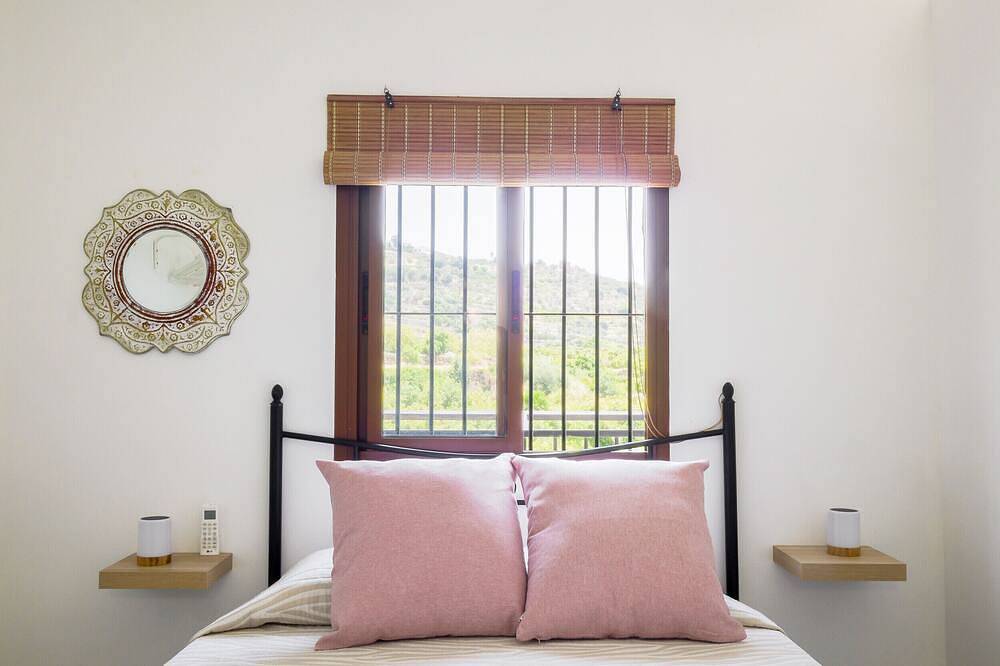 Cubo's Casa Rural Jaramago / piscina privada / Bbq / vistas / wifi gratis in Yunquera, Sierra de las Nieves