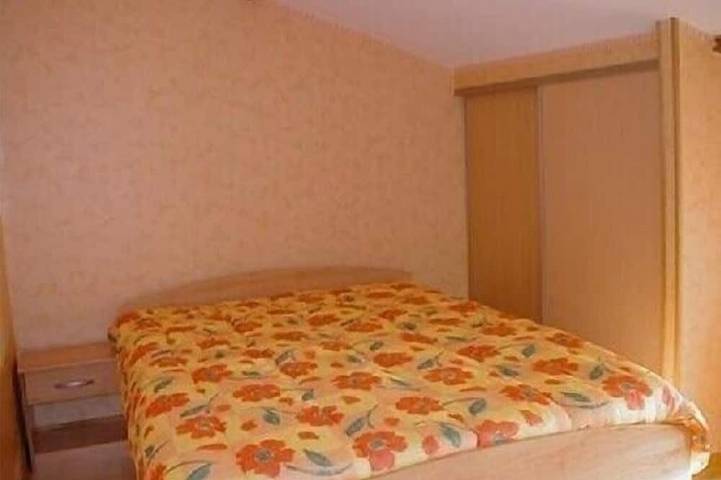 Gîte pour 12 personnes, avec Terrasse ainsi que Jardin et Piscine à Saint-Georges-sur-Layon - 3