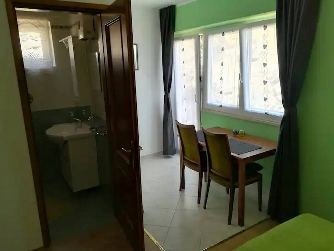 Cijeli apartman, Studio apartman s terasom i pogledom na more Beli, Cres As-22435-b in Grad Cres, Cres