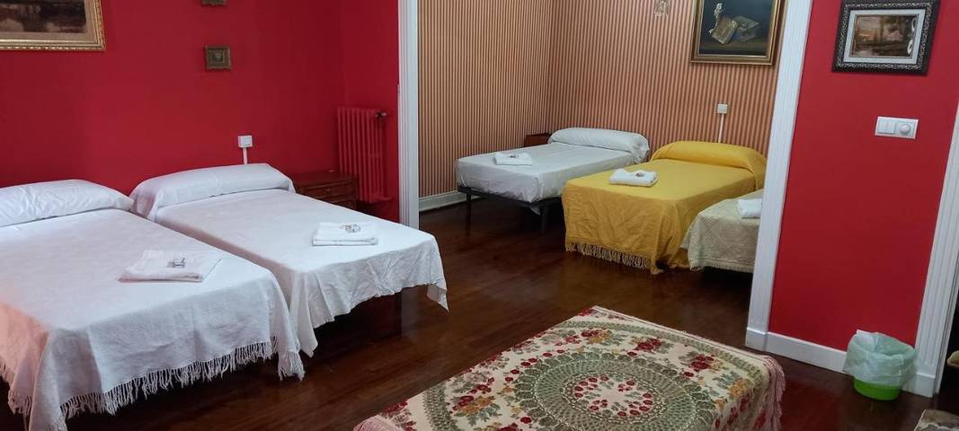 Location de vacances pour 11 personnes, avec vue et terrasse, animaux acceptés à Sarria (Lugo) - 2