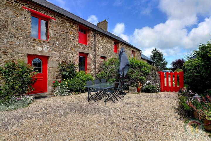 Gîte pour 5 personnes, avec terrasse et jardin