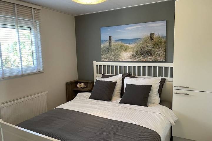 Chalet für 4 Personen, mit Garten und Terrasse in Renesse - 2