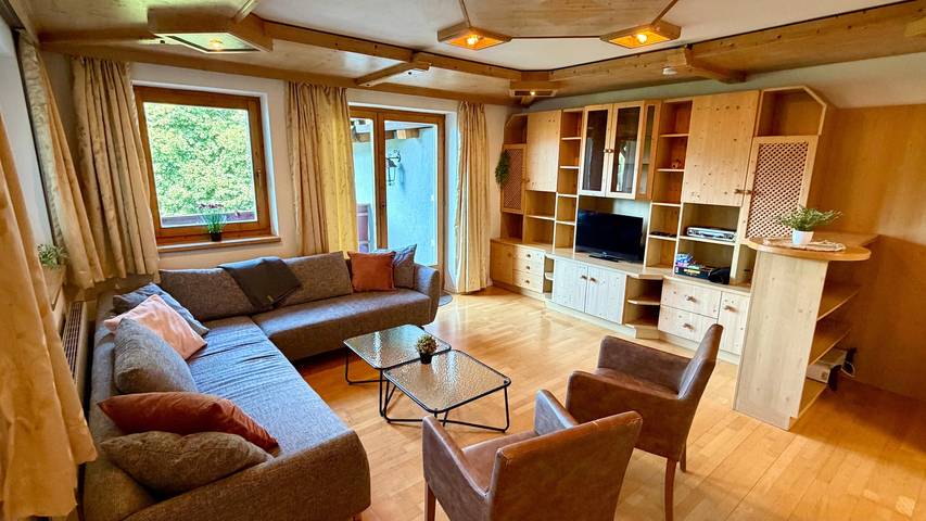 Ganze Wohnung, Appartement 'Auner Top 1' mit Bergblick, privater Terrasse und WLAN in Westendorf (Tirol), Kaisergebirge
