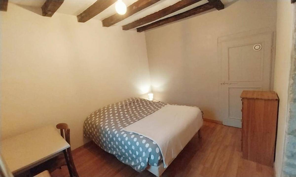 Appartement entier, One-Bedroom Apartment in Bernay-Neuvy-en-Champagne, Sarthe