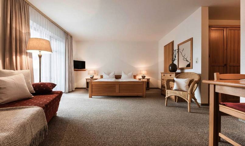 Hotel für 3 Personen, mit Terrasse und Garten sowie Pool und Sauna