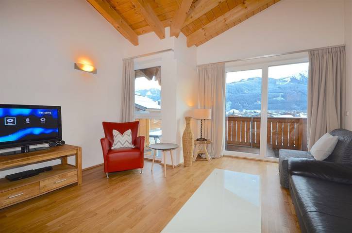 Ganze Wohnung, Helle Ferienwohnung, atemberaubende Aussicht, wunderschöne Lage in Zell am See, Pinzgau