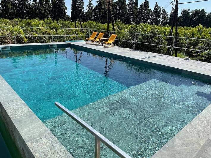 Chalet para 5 personas, con jardín además de piscina y terraza, Se admiten mascotas en Delta del Ebro - 3