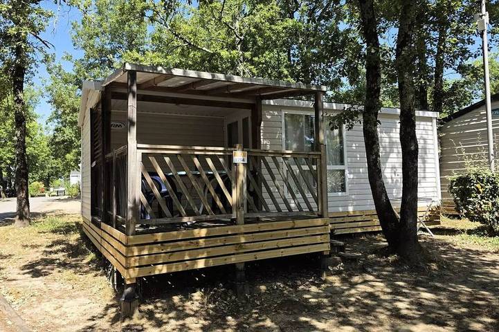 Camping pour 4 personnes à Lagorce