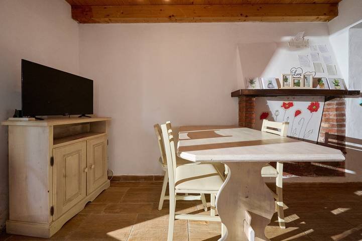 Entire apartment, Apartment 'La Casetta - San Vincenzo' with Balcony and Wi-Fi in San Carlo (San Vincenzo), San Vincenzo