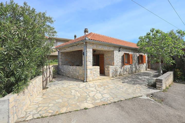 Ferienhaus für 5 Personen, mit Balkon/Terrasse in Sukosan - 2
