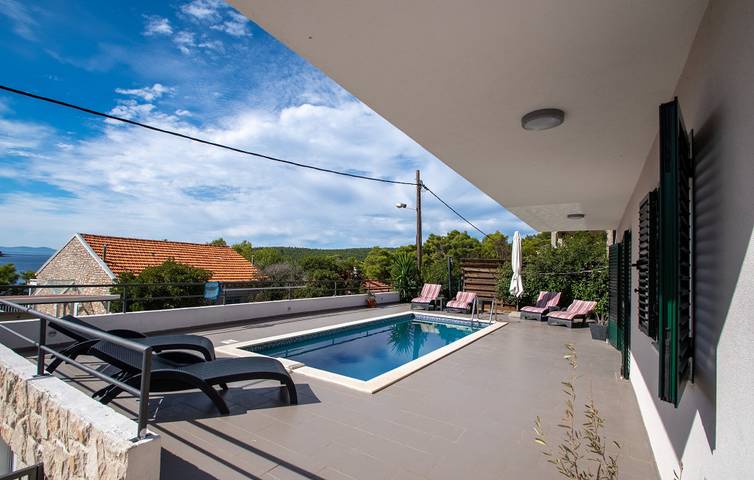Villa pour 8 personnes, avec terrasse et jardin à Vela Luka - 2