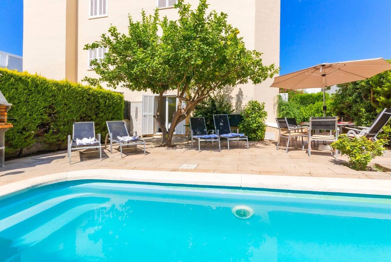 Holiday Home 'Playamar' with Mountain View, Wi-Fi and Air Conditioning in Port d'Alcúdia, Alcúdia