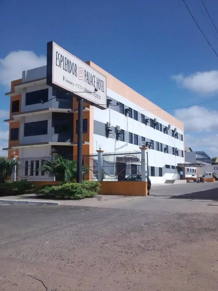 Pousadas para 5 pessoas, com jardim e vista, adaptado a crianças em Vitória da Conquista