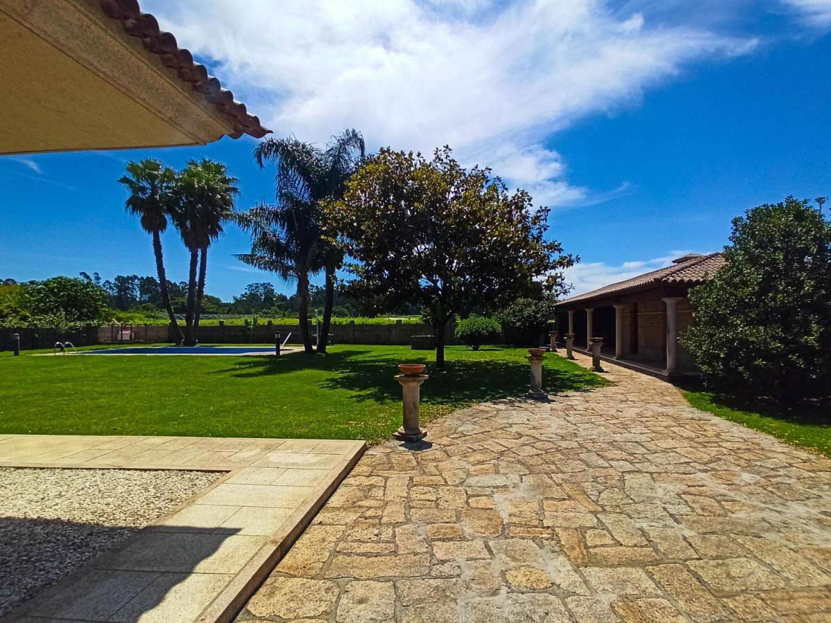 Villa in Villanueva de Arosa, Rias Baixas