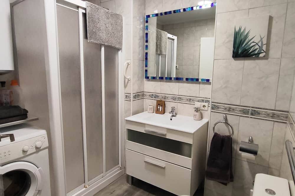 Apartamento entero, Primera Linea de playa, vistas al mar,Aire acondicionado. in Urbanizacion Calahonda, Mijas
