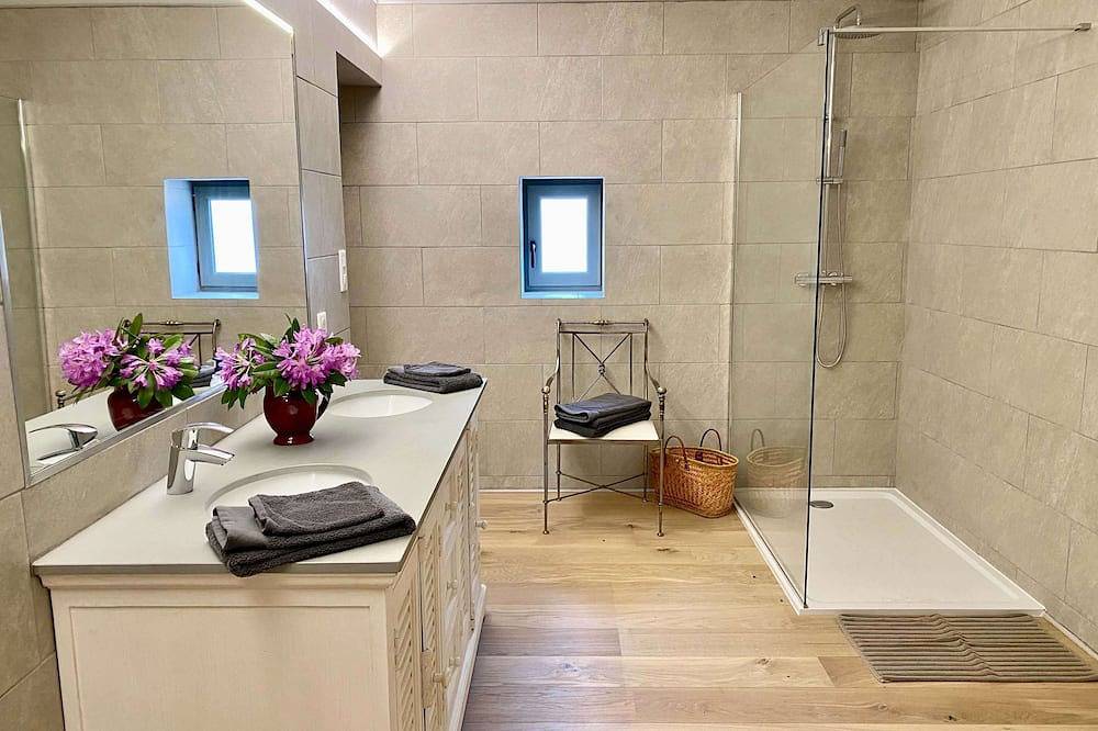 Ferien Maisonette mit Terrasse und Garten in Cluny, Mâcon und Umgebung