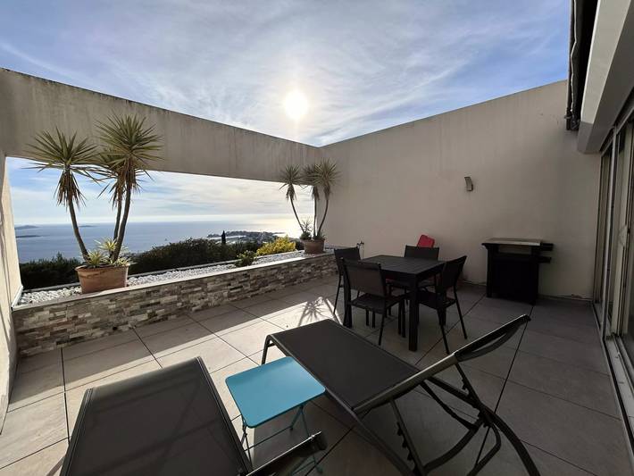 Gîte pour 4 personnes, avec piscine ainsi que vue et terrasse à Bandol - 4