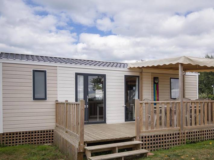 Camping Le Panoramic - Mobilheim 8 personen - Mobile Home Nirvana 2 - 3 Schlafzimmer 32 M² mit überdachter Terrasse in Binic, Côte de Goëlo