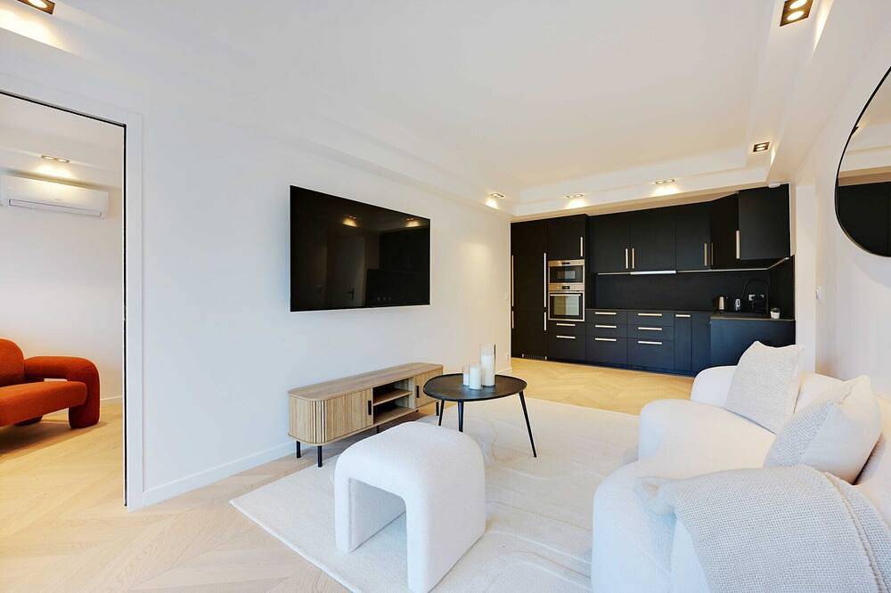 Apartamento entero, Encantador apartamento con aire acondicionado y in Suresnes, Altos del Sena
