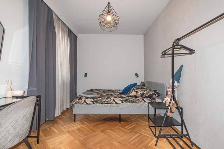 Spacious 6-bedroom house in cool Kraków with AC in Cracovia, Piccola Polonia