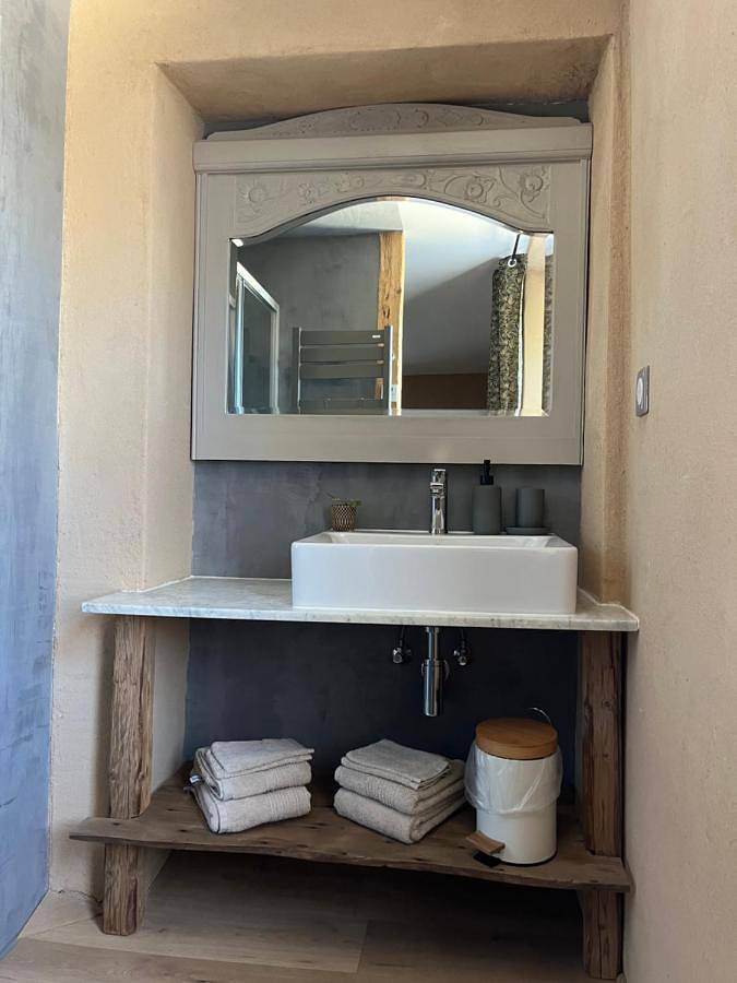 Location de vacances pour 2 personnes, avec terrasse et vue à Marlens - 3