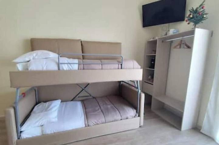 B&B Chapeau: Quadruple Room with Balcony in Casagiove, Caserta Province