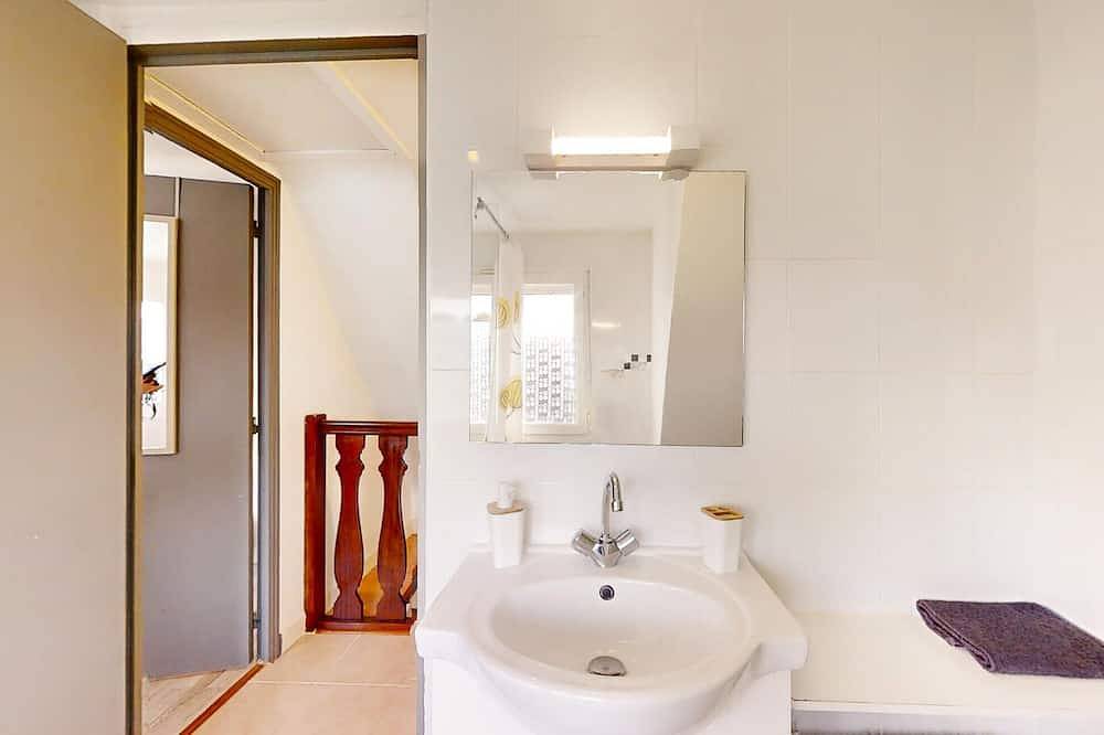 Acogedora casa de 1 dormitorio en. in Josselin, Pontivy region