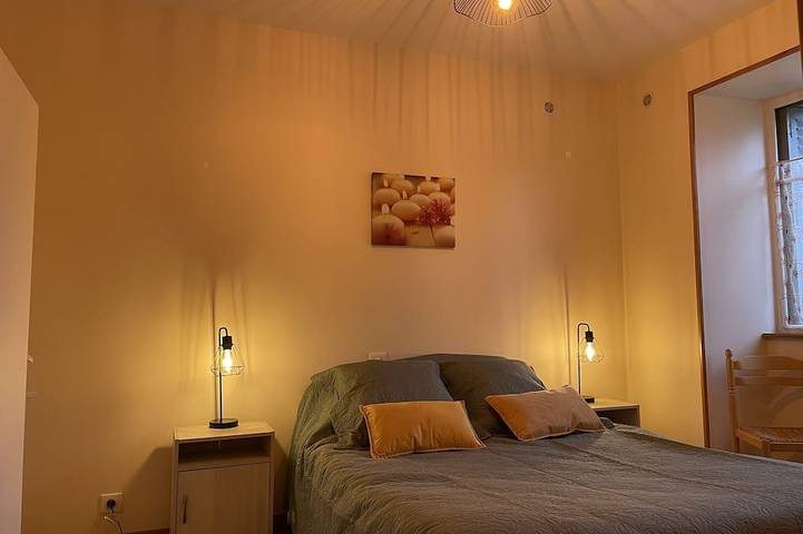 Location de vacances pour 6 personnes, avec jardin et terrasse, animaux acceptés à Saint-Germain-des-Champs - 4