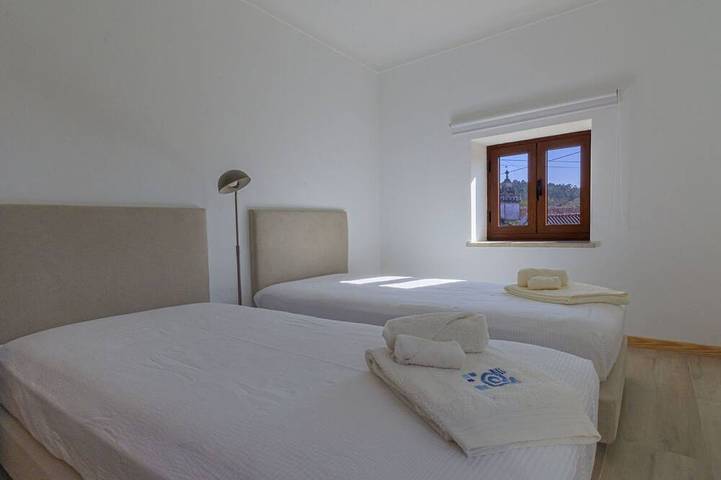 Location de vacances pour 6 personnes, avec jardin dans Vilar de Mouros - 2