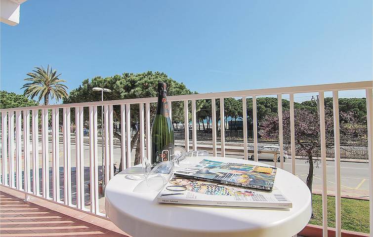 Gîte pour 6 personnes, avec terrasse et jardin à Malgrat de Mar - 3