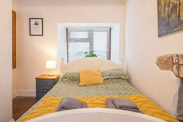 Holiday Home for 4 People in Pembroke, Pembrokeshire, Photo 4