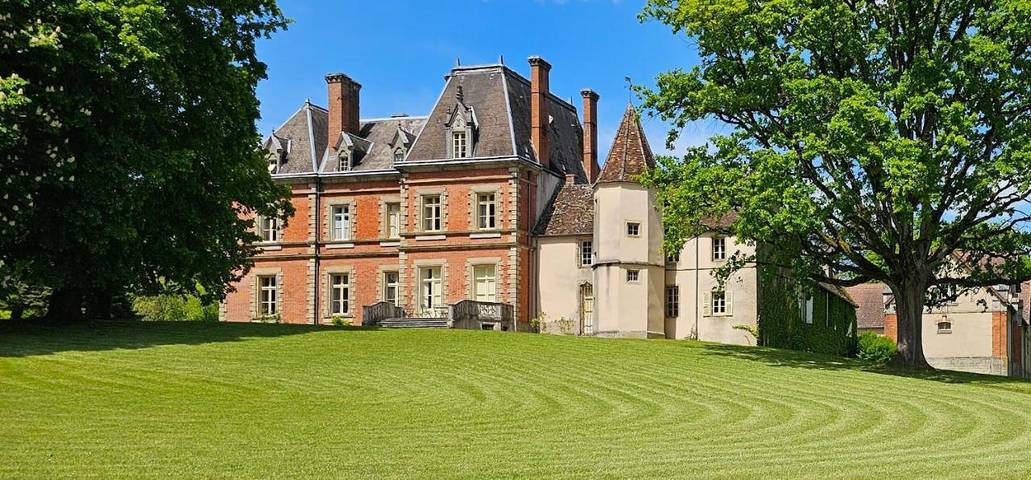 Chambre d’hôte pour 2 personnes, avec Terrasse et Jardin ainsi que Piscine et Vue à Couches - 2